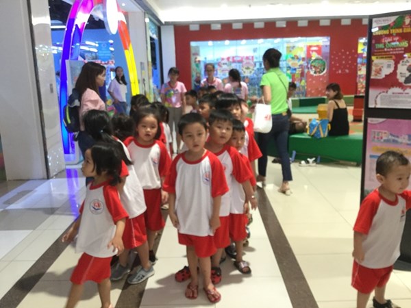 CÁC BÉ TRƯỜNG MẦM NON 5 ĐI THAM QUAN TINIWORD